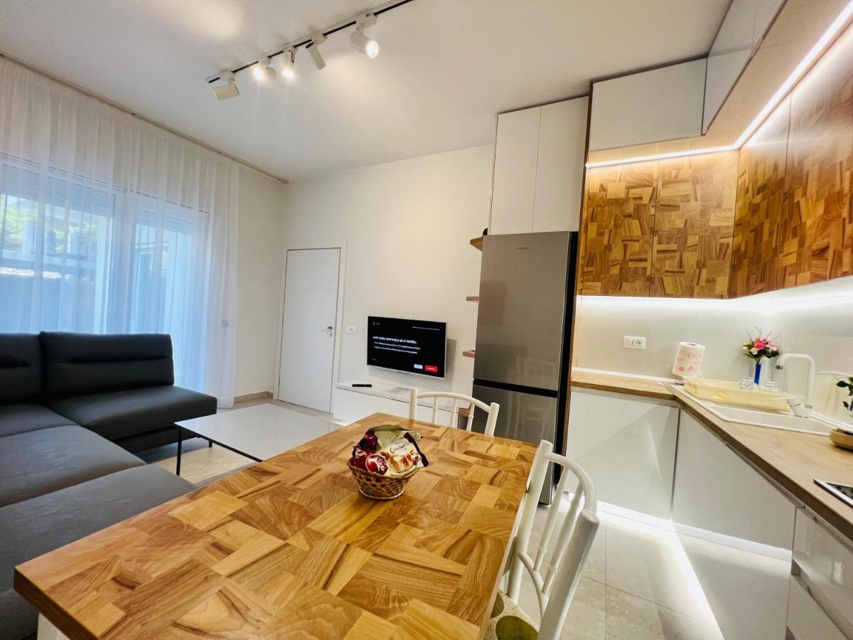 Te Nana Home Shkodër エクステリア 写真