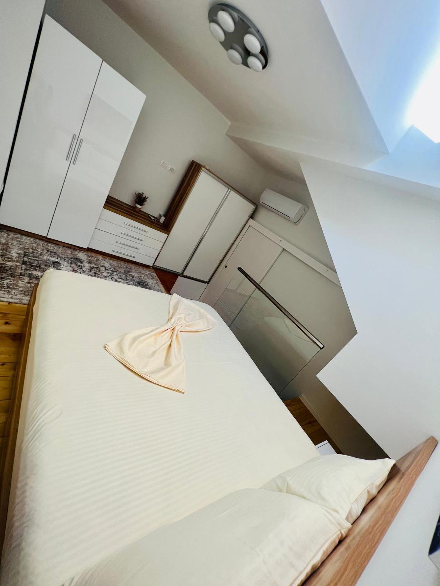 Te Nana Home Shkodër エクステリア 写真